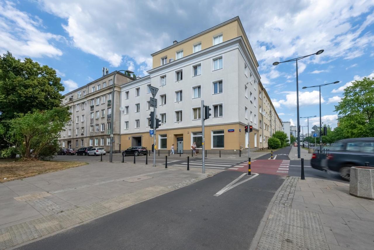 70m2 Warsaw Wola Apartment - Top Location, 2 Bedrooms, 1st Floor - by Rentujemy - Chambres d'hôtes Varsovie