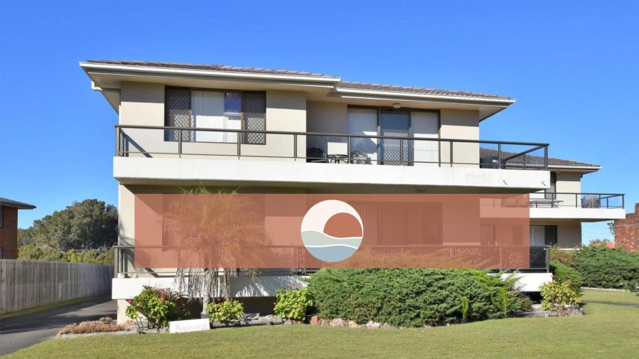 Pebbles - B&B Forster