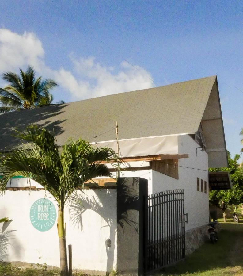 Iron Rose Villa with garden & pool Kuta Lombok - B&B