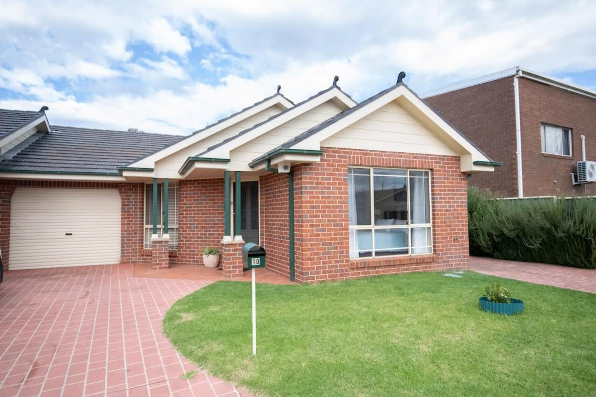 Park Villa - Near CBD, Spacious, Ideal for Work - B&B