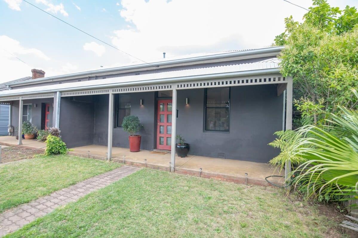 Edward Cottage - Trendy East Orange, Close to CBD - B&B