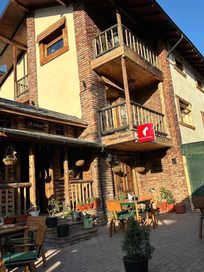 Hanul Bărăției - B&B