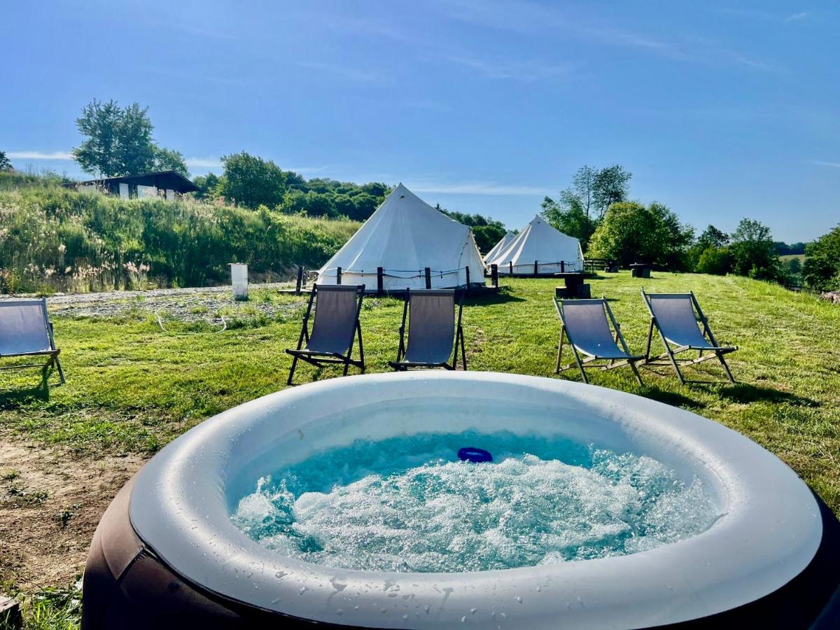 B&B Solina - Glamping Bieszczady z jacuzzi i basenem - Bed and Breakfast Solina