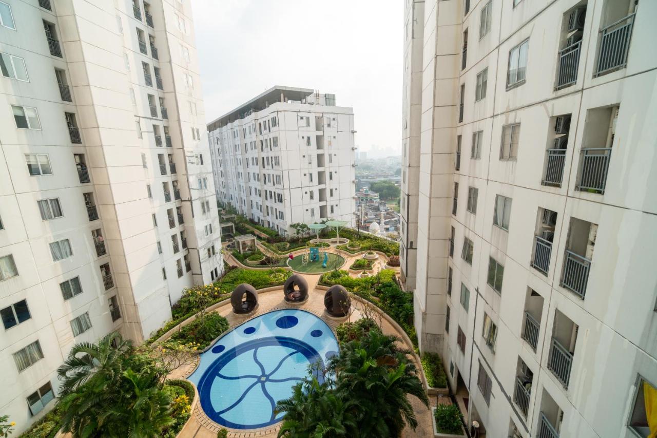 Lovely Studio at Bassura City Netflix and chill - Chambres d'hôtes Jakarta