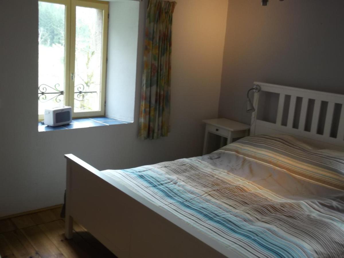 Zimmer mit Kingsize-Bett und Bergblick