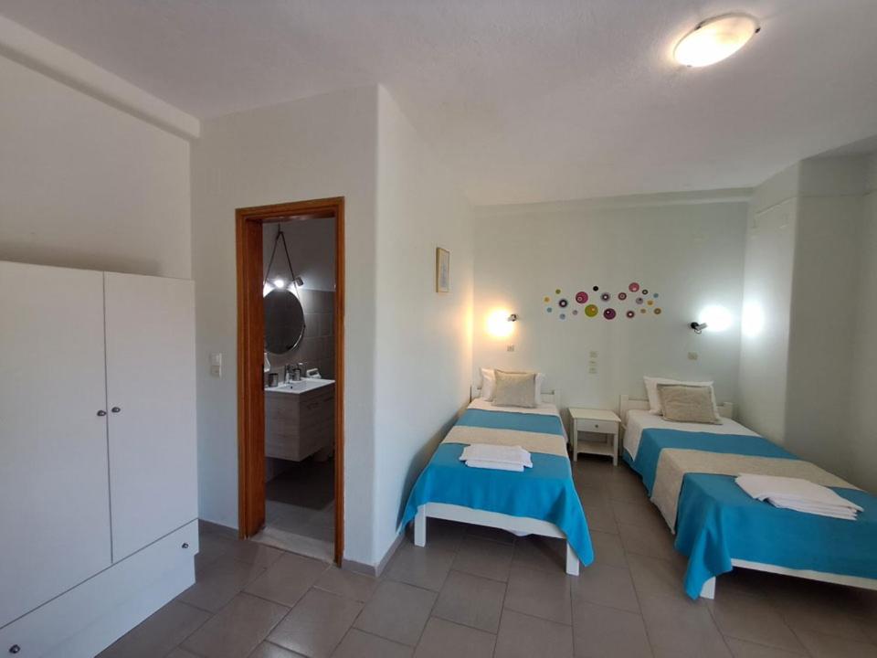 Economy Triple Room