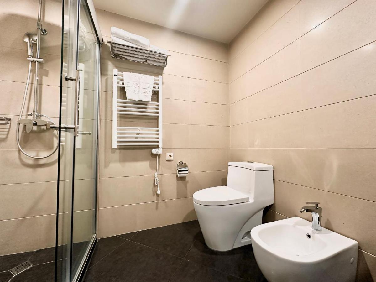 Apartamento de 1 dormitorio con balcón y vistas al mar