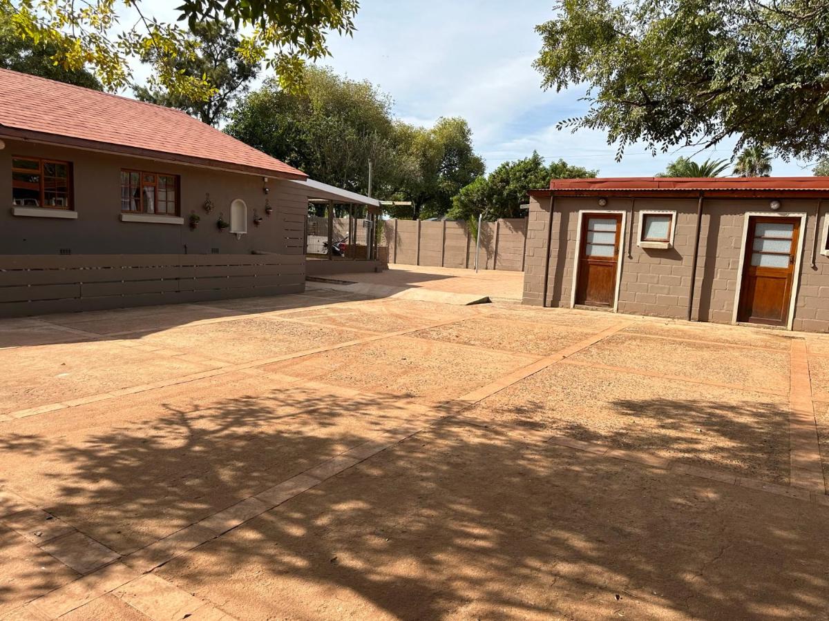 The Villa at Marnas Private Self-Catering Accommodation - B&B Cape Town