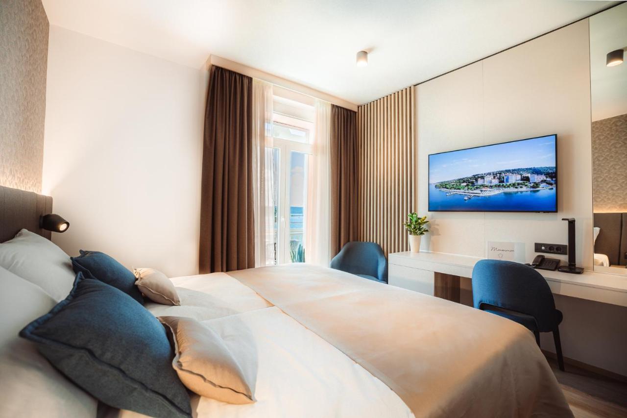 Tweepersoonskamer met 2 Aparte Bedden - Uitzicht op Zee - Balkon