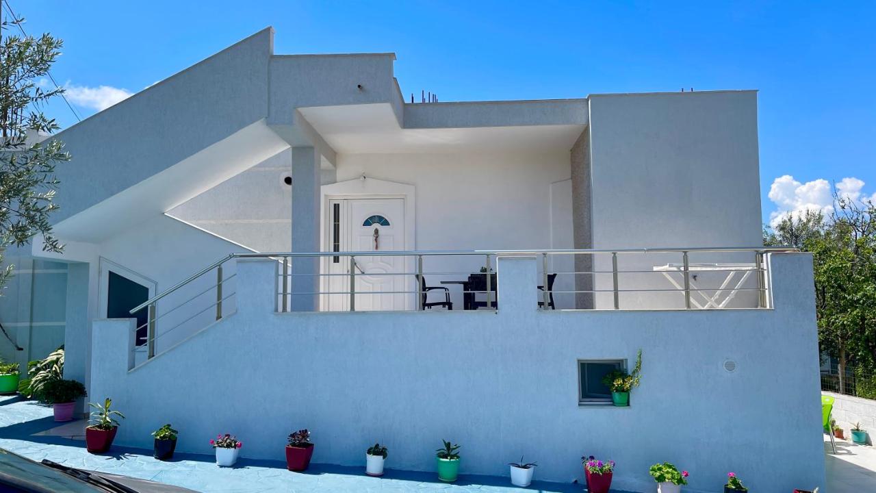 Guesthouse Shehu Ksamil - Chambres d’hôtes