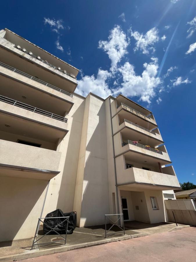 MORIANI Plage T2 terrasse proche mer et commerces - B&B