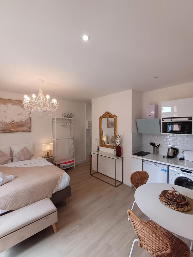 *Monge Zola* - B&B Dijon