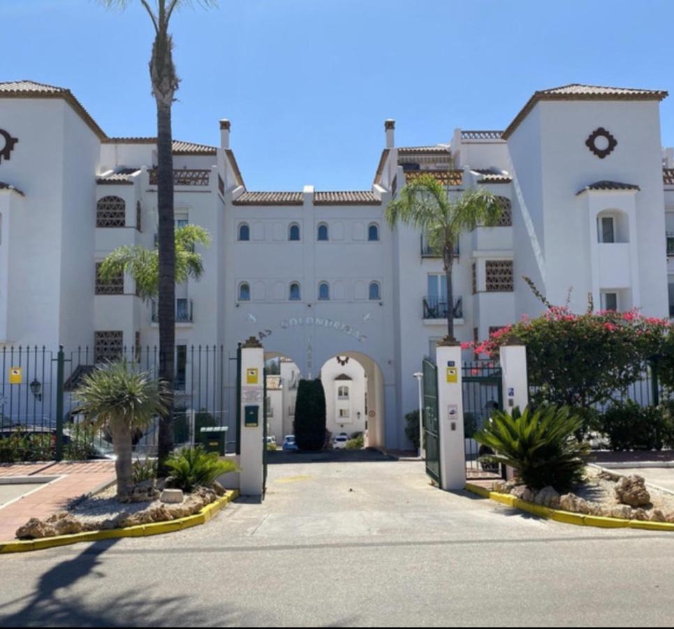 Mijas Golf frontline luxury 2 bed apt Beautiful golf, mountains and lake views - B&B