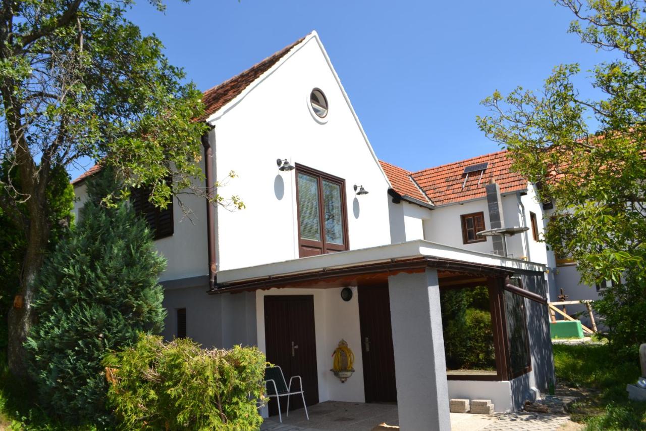 B&B Rechnitz - Kellerstöckl Nimm 2 - Bed and Breakfast Rechnitz