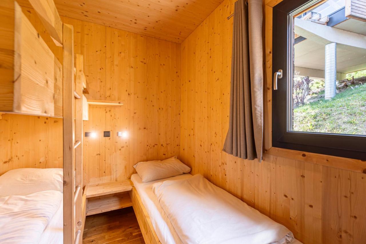 Superior Chalet #11 with IR-Sauna and inside whirlpool tub