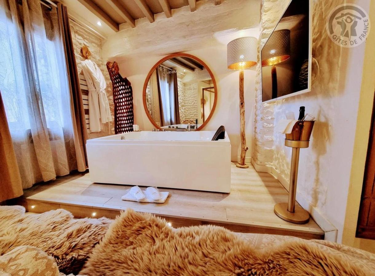 King Room with Spa Bath