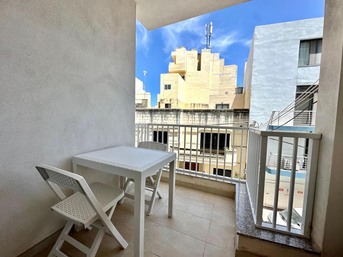 Brand new, centrally located Apartment in San Gwann By SF HOMES - Ferienwohnung