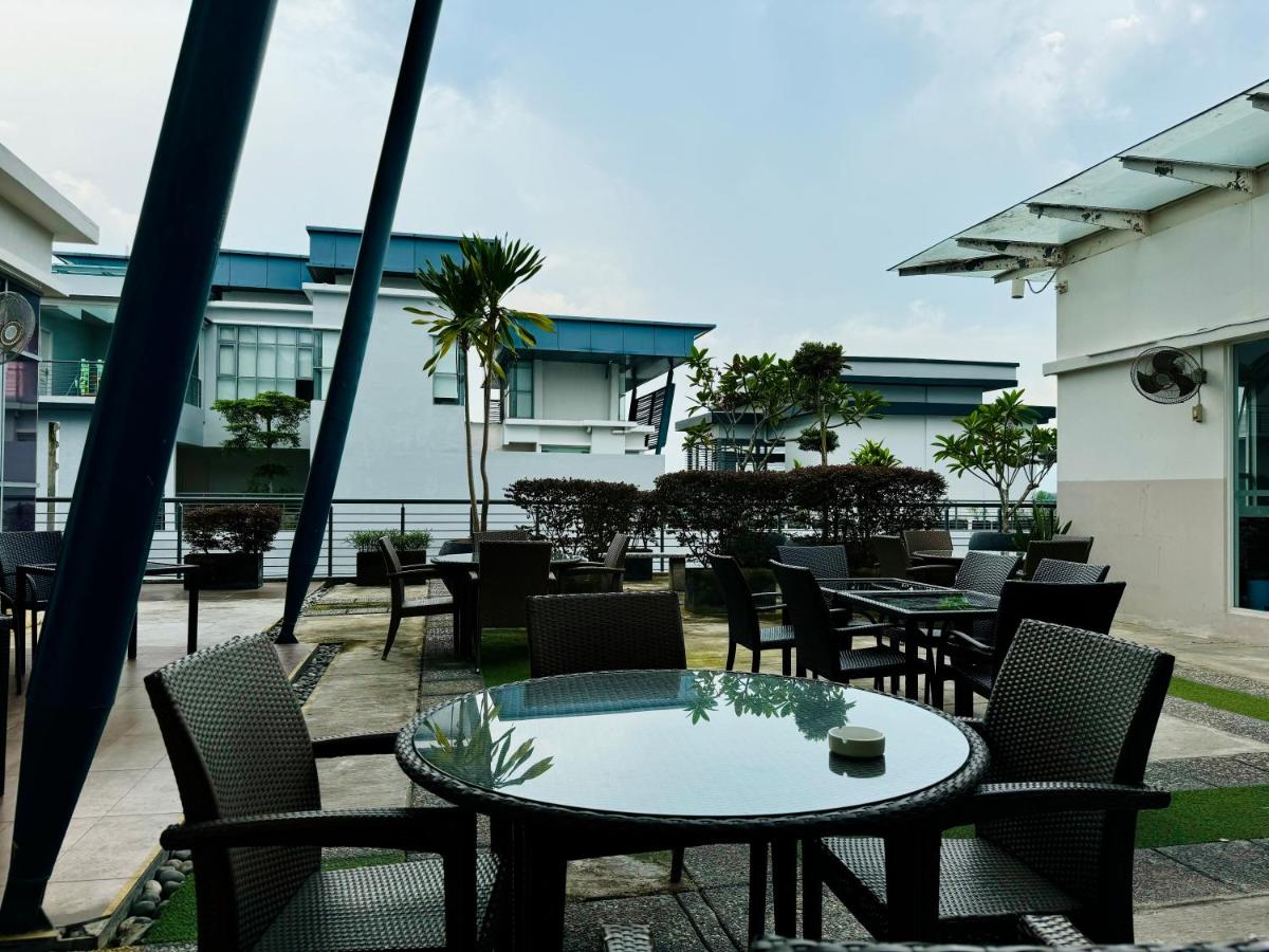 Puteri Harbour 3BR - A Million Dollar View - 7 mins to Legoland - B&B