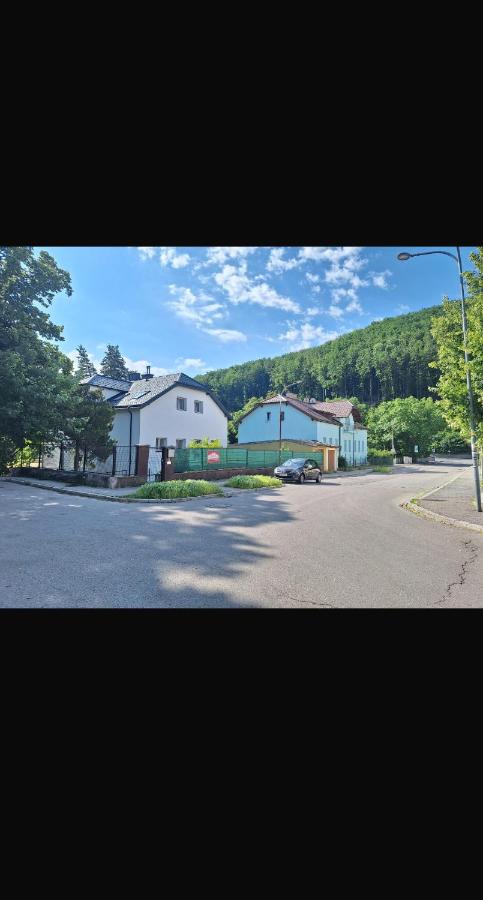 Near Vienna - 60m2 - 6 Guests - Self Check-in - Parking - B&B