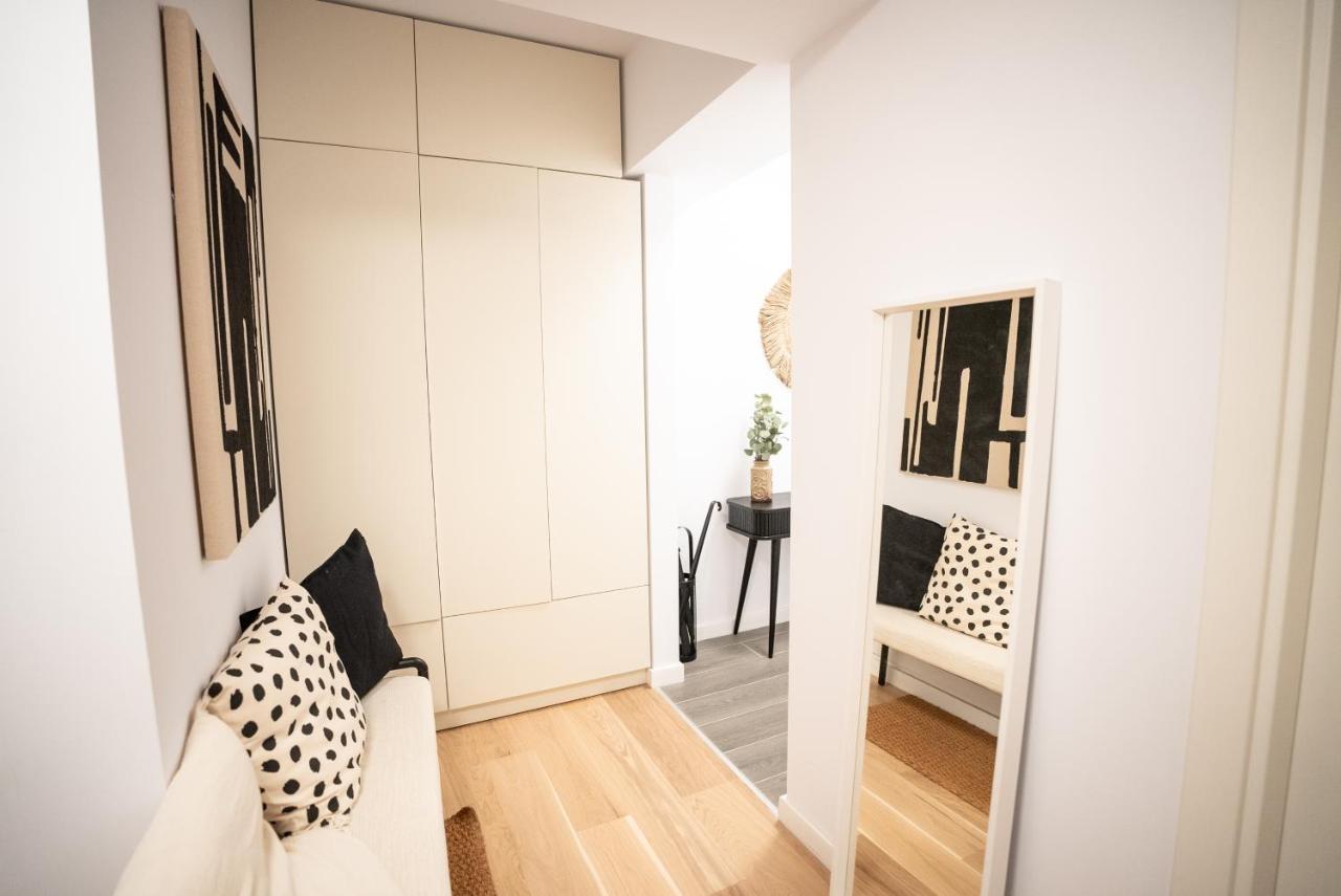 The Level Sanctuary: Free Parking & Netflix - B&B Bucarest