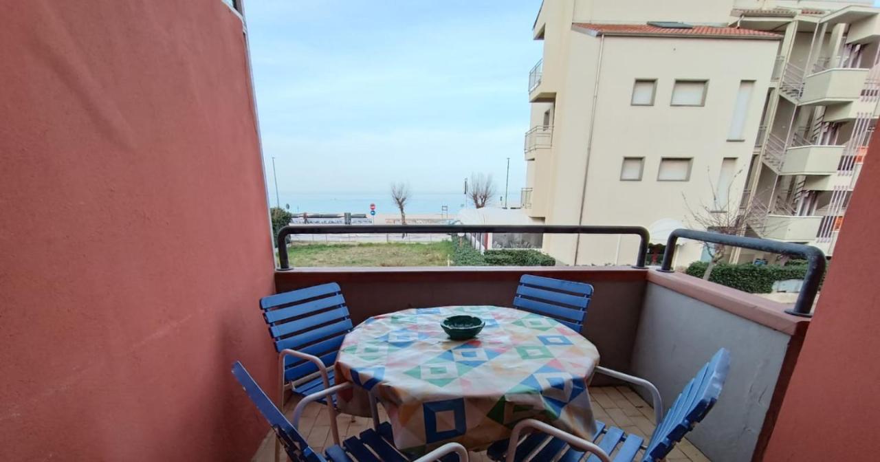 Appartamento con terrazza vista mare - B&B Marotta