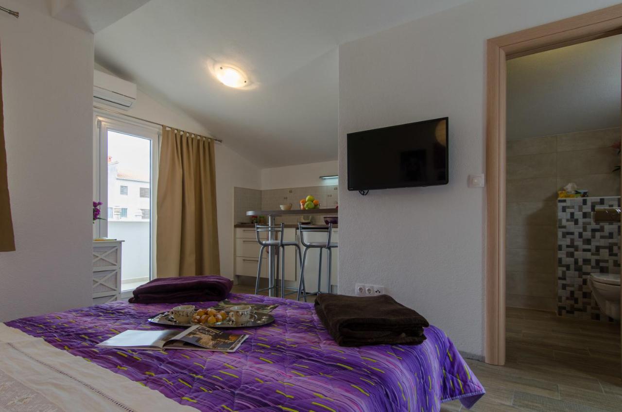 Estudio con cama extragrande
