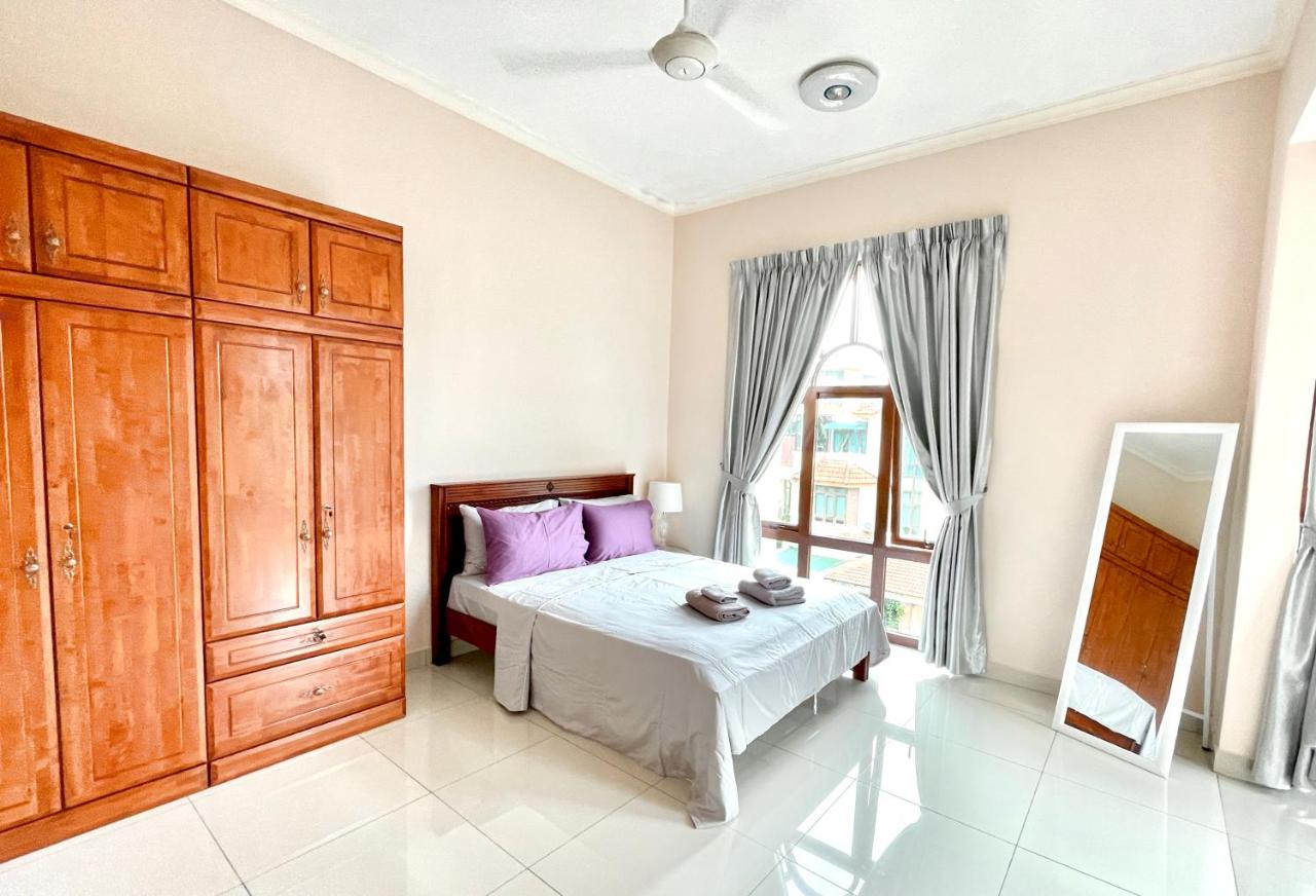 Chambre Lit Queen-Size avec Balcon