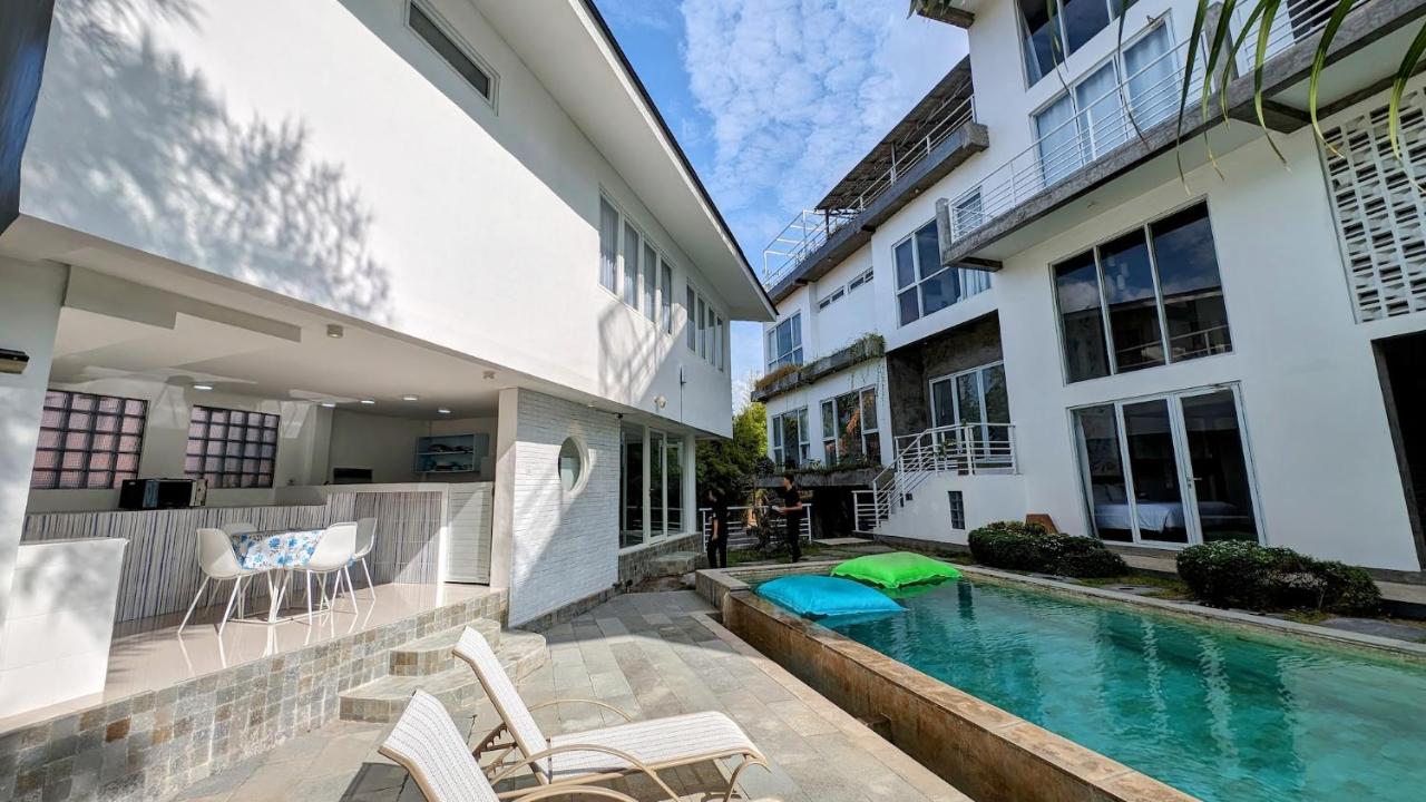 Apartment mit Poolblick