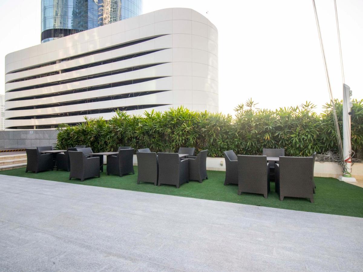 Urban Retreat: Sea View Apartment in Dubai Marina - B&B