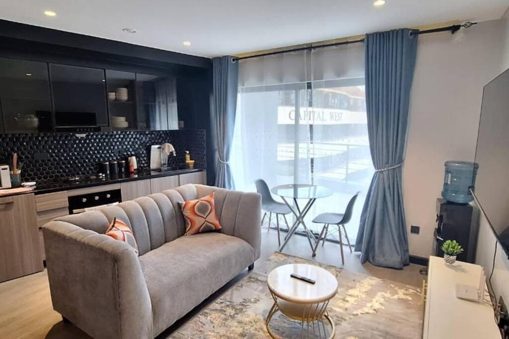 Urban Oasis Studio Apartment - B&B