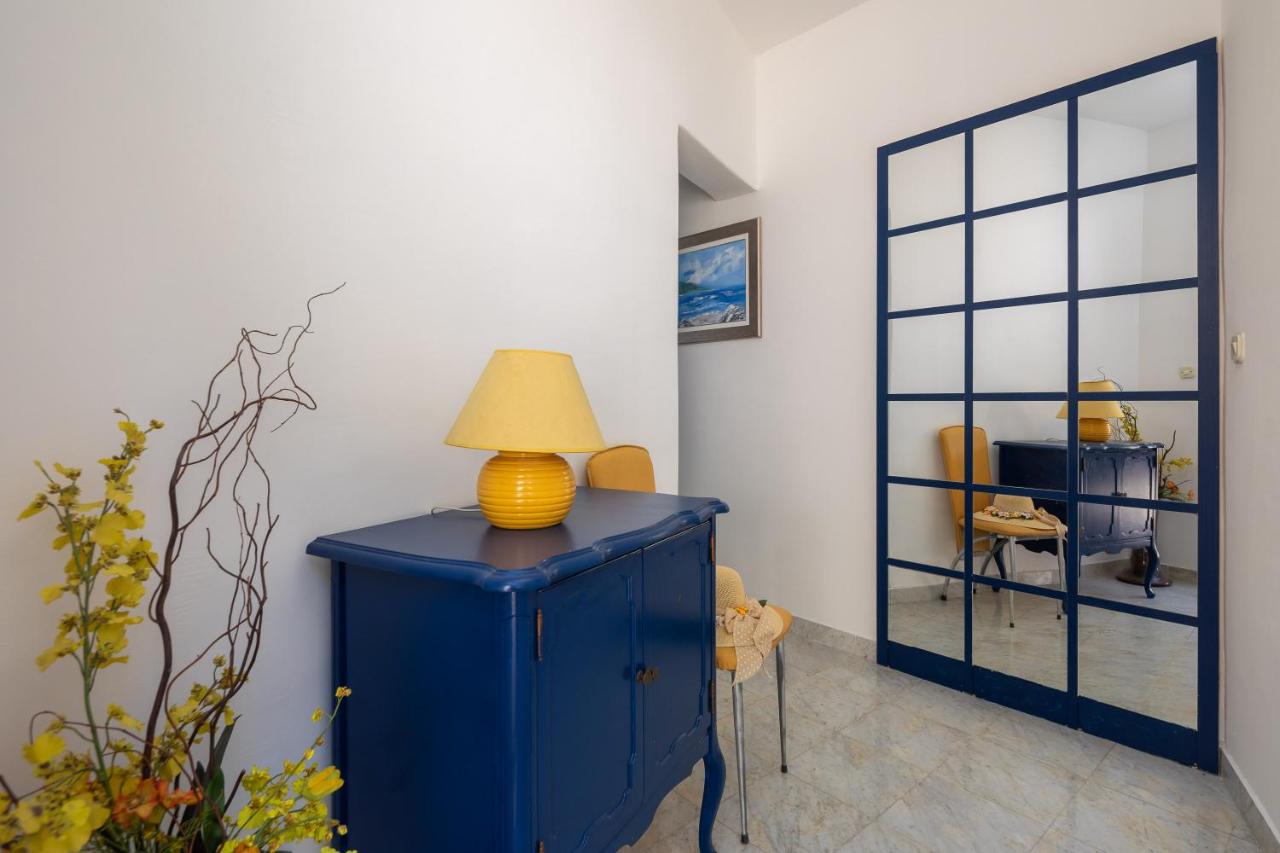 Caleta Seaview Suites II - Pool & Jacuzzi - B&B