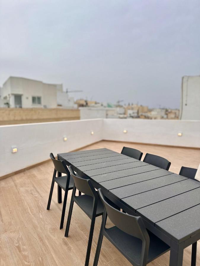 The Rue - Bed and Breakfast Il-Gżira