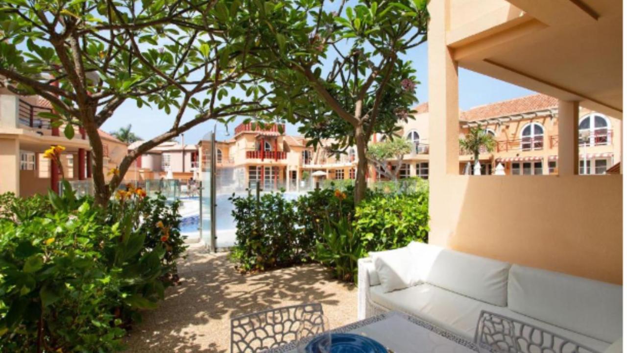Apartamento con vistas a la piscina