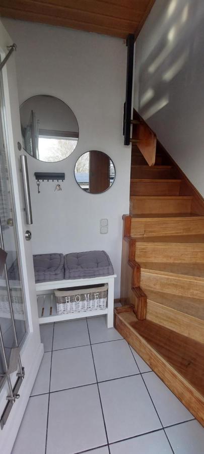 Helle Ferienwohnung mit Garten und Terrasse, direkt am Waldrand gelegen - B&B