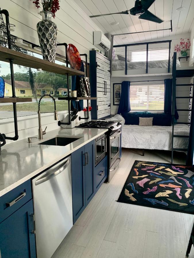 B&B Clermont - Modern, pet friendly tiny house, No extra fees! - Bed and Breakfast Clermont