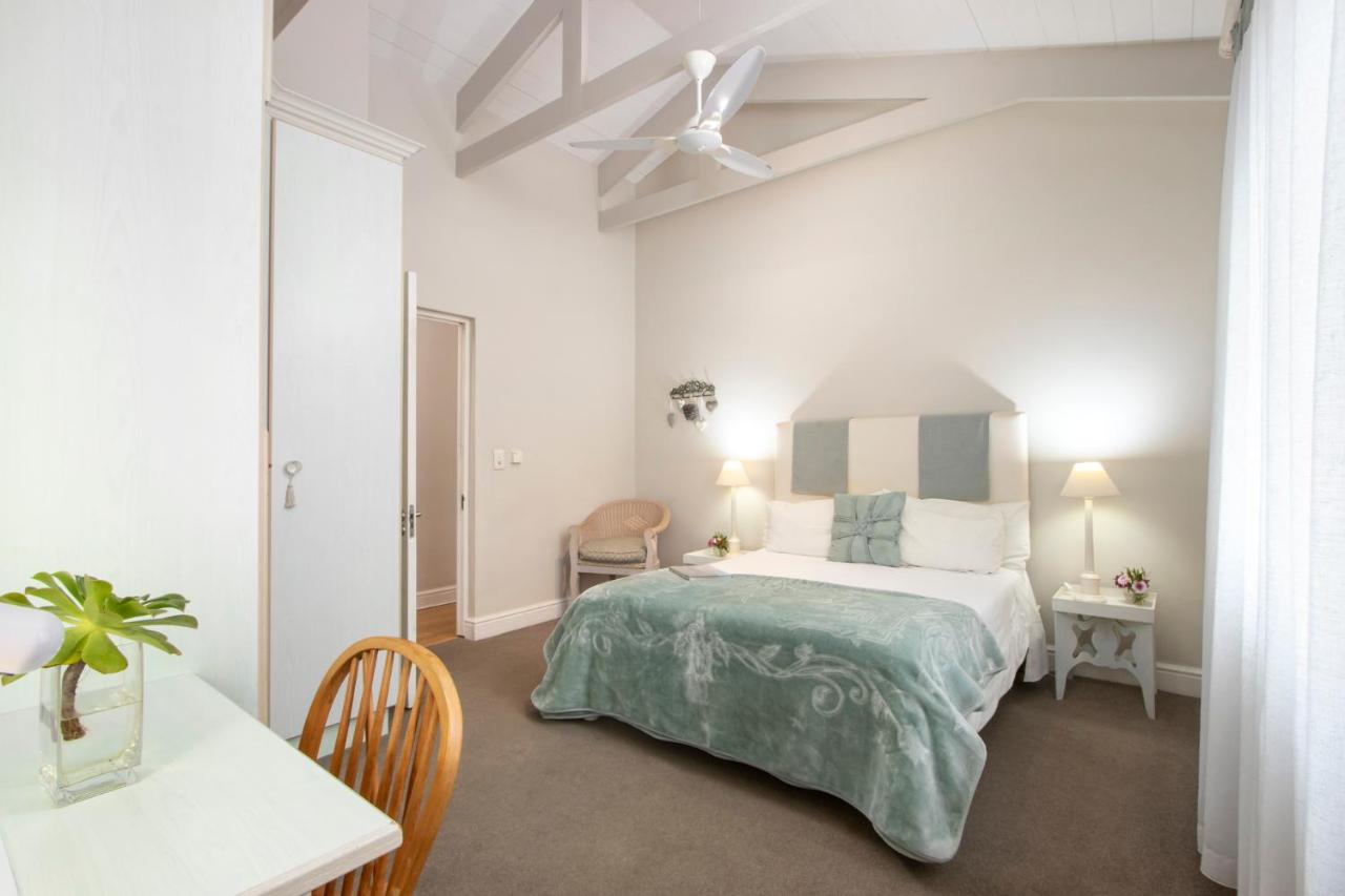 Comfort Queen Room