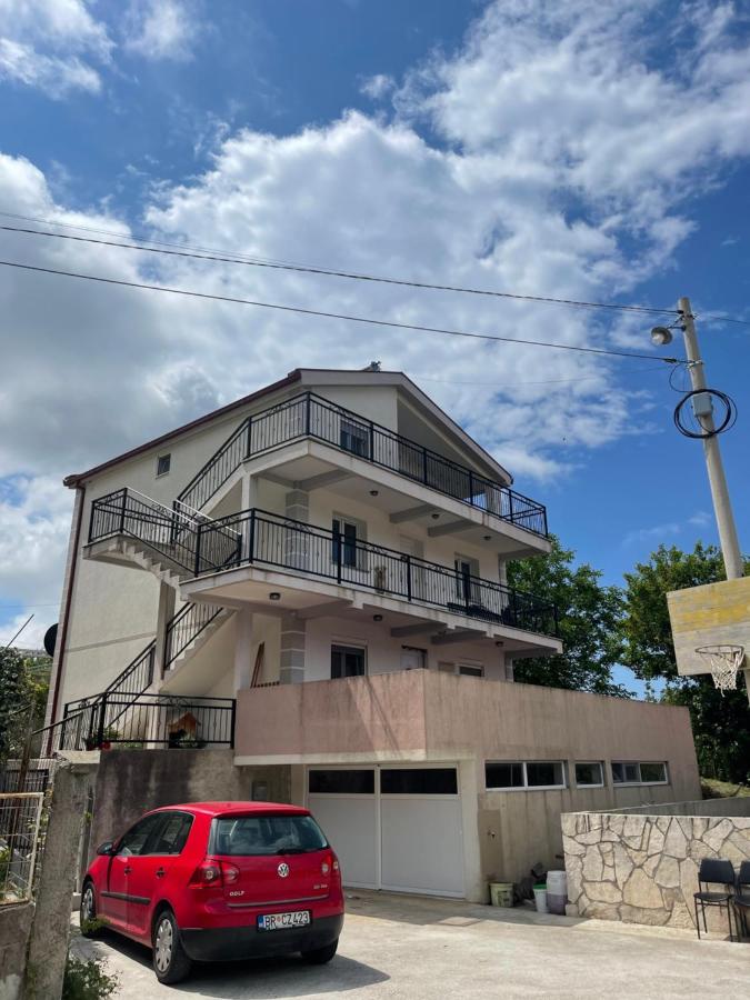 Apartments Nišavić - Bed and Breakfast Bar