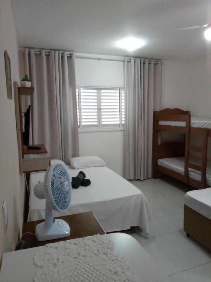 Kitnet à 300 metros da Canção Nova - Bed and Breakfast