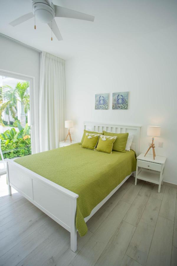One-Bedroom Apartment with Balcony