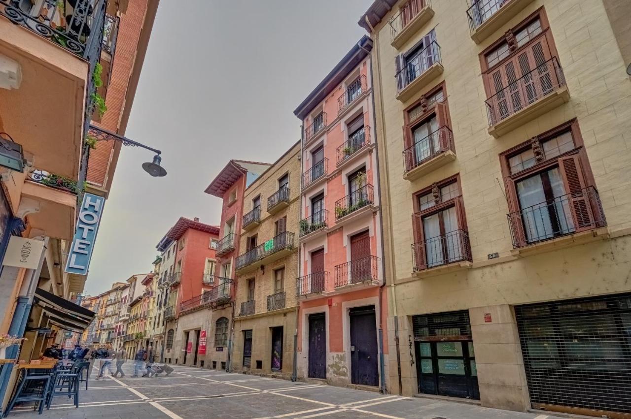 CENTRO HISTÓRICO exterior, calle Nueva dos balcones - B&B