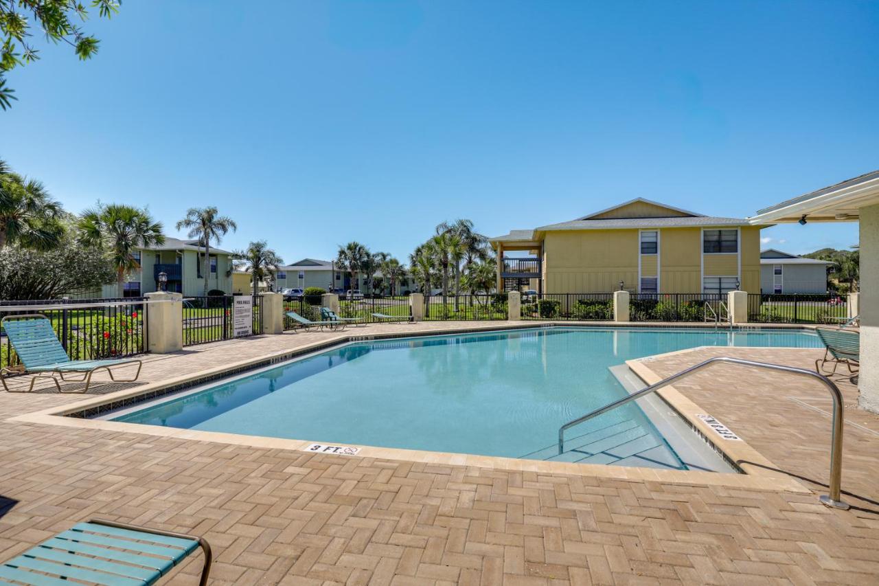 Walk to Pier St Augustine Beach Condo with Balcony! - Ferienwohnung
