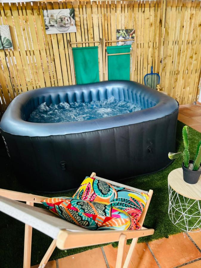 Les Tuiles Rouges - Bed and Breakfast