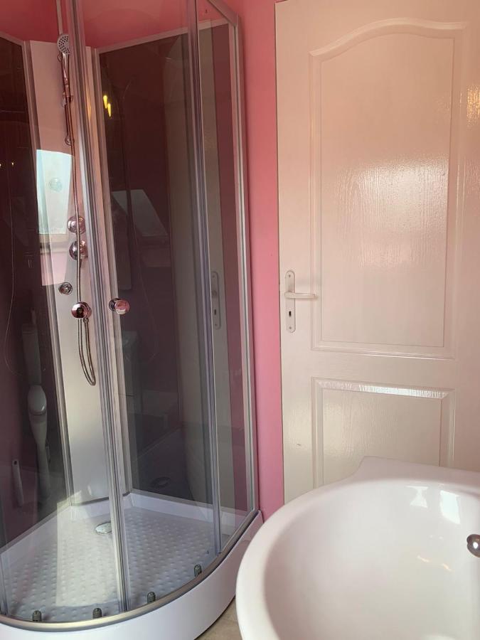 Studio meublé dans une maison - Ferienwohnung