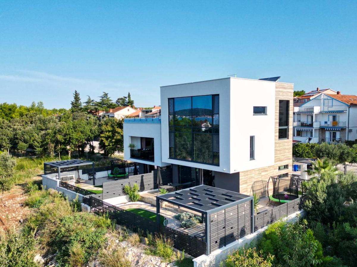 Spacious apartments in Biograd with sea view - Ferienwohnung