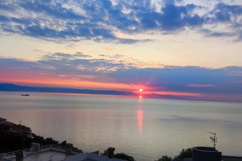 Appartamento con 3 Camere da Letto e Vista Mare