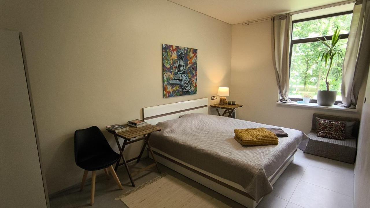 Deluxe Studio