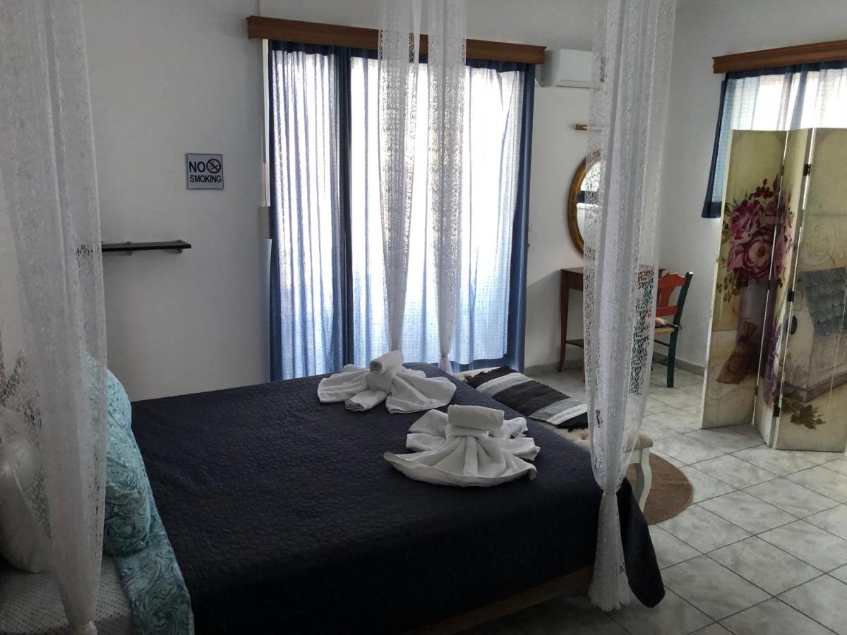 Double Studio (2 Adults)