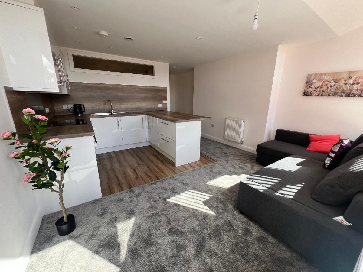 Flat 2 - Luxury Bolton City Centre Apartments - B&B