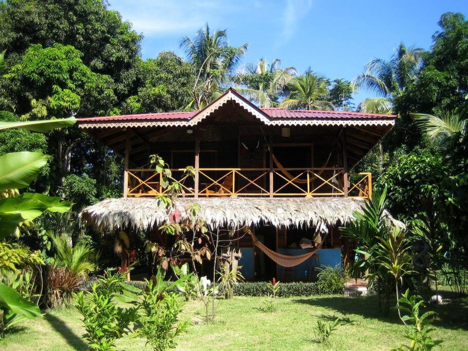 Punta Uva Puerto Viejo Beach Front House - B&B