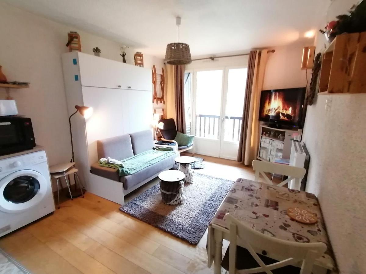 Appartement balcon vue pré et montagne - B&B